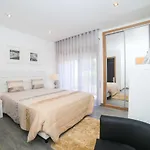 Genny's Place Pensionat 4*